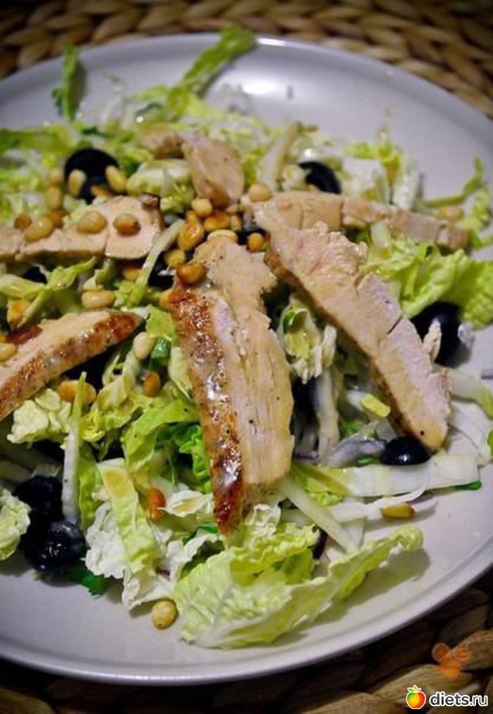 Салат из пекинской капусты с кункватом и орехами Салат из пекинской капусты с кункватом и орехами